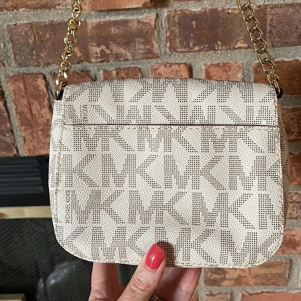 Michael Kors Vanilla Fulton Small Shoulder Bag